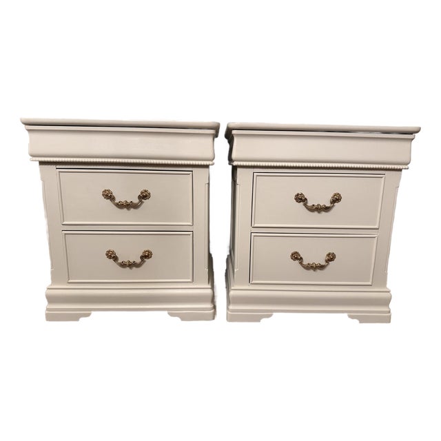 Pair of Three-Drawer Traditional Nightstands in Natural Linen For Sale