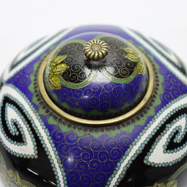 Early 20th Century Antique Chinese Cloisonne Enameled Lidded & Footed Jar Early 20thC For Sale - Image 5 of 9