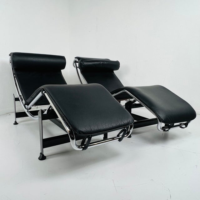 Le Corbusier 1970s Black Leather & Chrome Lounge in the Style of Le Corbusier For Sale - Image 4 of 12