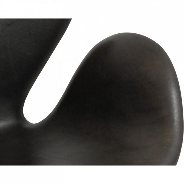Black Swan Sofa in Black Grace Leather by Arne Jacobsen, 2019 For Sale - Image 8 of 18
