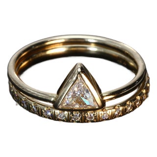 18k Yellow Gold Stackable Rings With Trillion & Round Diamonds - Size 4.75 For Sale