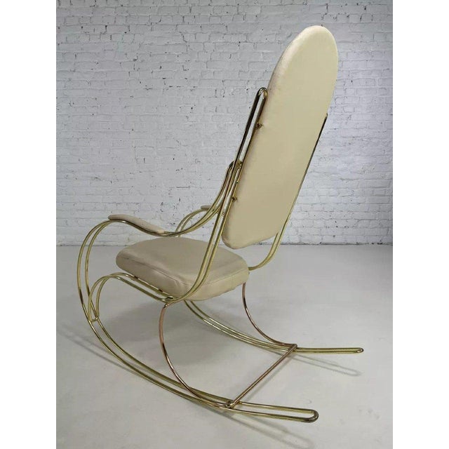 1950s Italian Rocking Chair in Brass and Beige Skaï, 1950s For Sale - Image 5 of 13