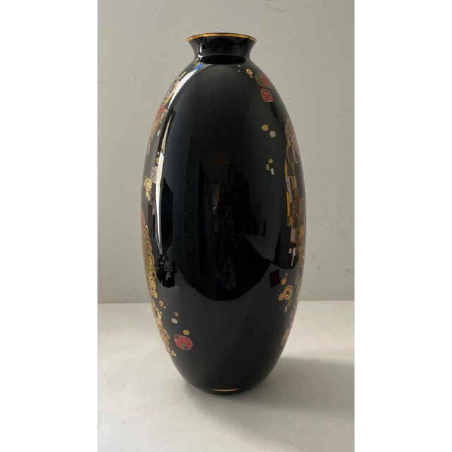 Gustav Klimt Goebel Klimt "The Kiss" Porcelain Vase & Certificate 19"h For Sale - Image 4 of 13