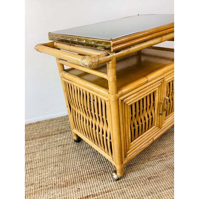 Mid-Century Modern Vintage 1960s Rattan Serving Bar Cart on Wheels For Sale - Image 3 of 10