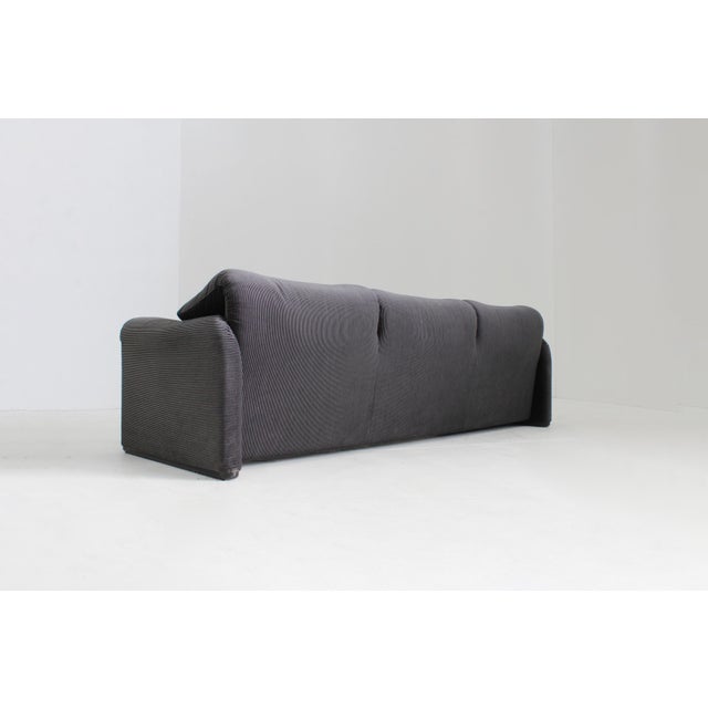 Vintage Maralunga Three-Seater Sofa by Vico Magistretti, 1970s For Sale - Image 3 of 9
