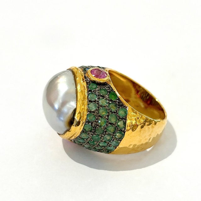 Baroque Bochic “Orient” Tahiti Pearl & Multi Gem Ring Set in 18k Gold & Silver, Size 8.5 For Sale - Image 3 of 4