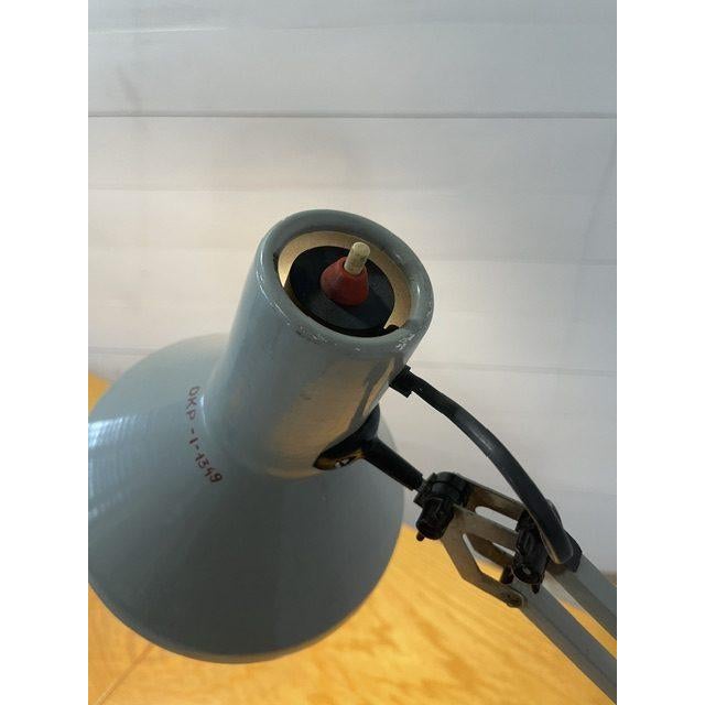 Vintage machine / desklamp grey, 1950/60 in very good original condition e-27 [26] bulb [all] dims; h= 90/ 50 cm w= 19 x...
