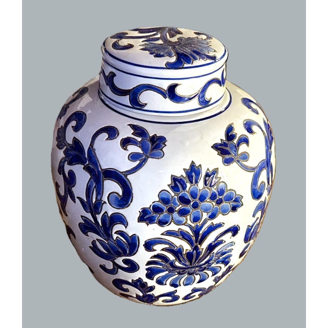 Late 20th Century Vintage Chinoiserie Blue & White Chinese Porcelain Urns - A Pair For Sale - Image 5 of 12