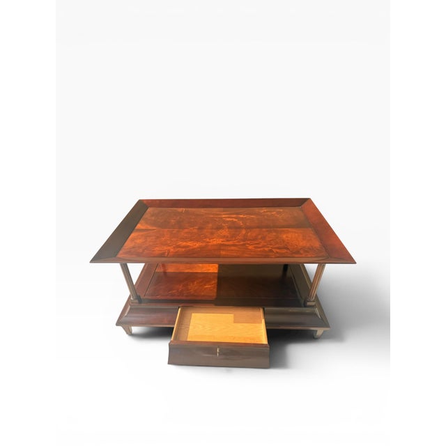 Late 20th Century Baker Furniture Mahogany Two-Tier Coffee Table With Flame Veneer Top & Fluted Columns For Sale In Miami - Image 6 of 15
