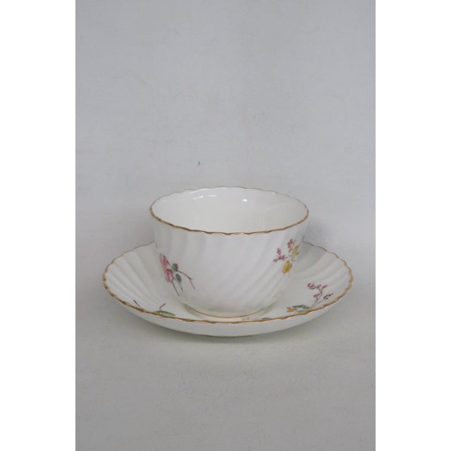 Minton Dainty Sprays England Bone China Flowers Tea Cup and Saucer 2pc Set 5033b For Sale - Image 12 of 12