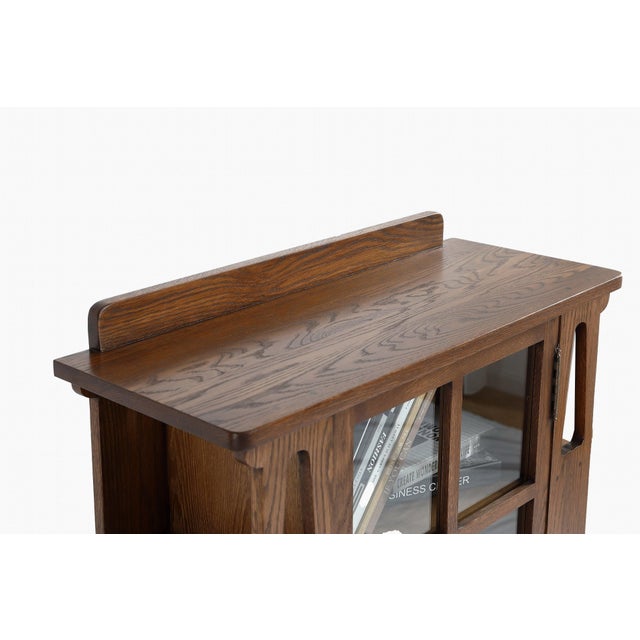 The Mission 1 Door Bookcase with Side Shelves is a stunning addition to any Mission or Arts Crafts style furniture...