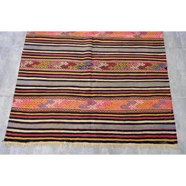 Vintage Braided Rug. Flat Weave Area Rug - 4' 6" X 6' 11" For Sale - Image 6 of 11