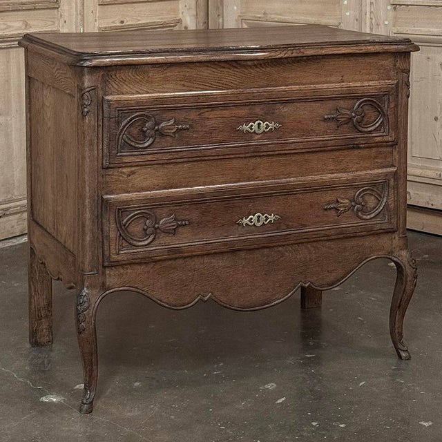 Late 19th Century 19th Century Louis XV Country French Oak Commode For Sale - Image 5 of 18