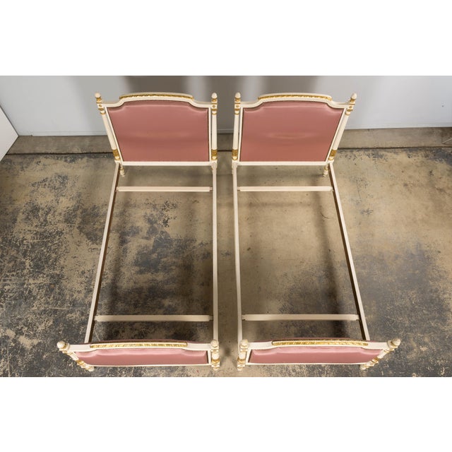 French Mid-Century Louis XVI Twin Bed Frames, Pink Silk, Painted Wood, 1940 For Sale - Image 3 of 18