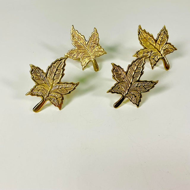 1980s Vintage Boho Chic Adirondack Arts & Crafts Rustic Brass Maple Leaf Napkin Rings - Set of 4 For Sale - Image 13 of 16