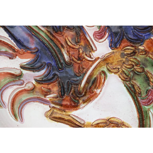 1960s 1960s Low Relief Plate Depicting Two Roosters Fighting, Portuguese Studio Pottery For Sale - Image 5 of 12