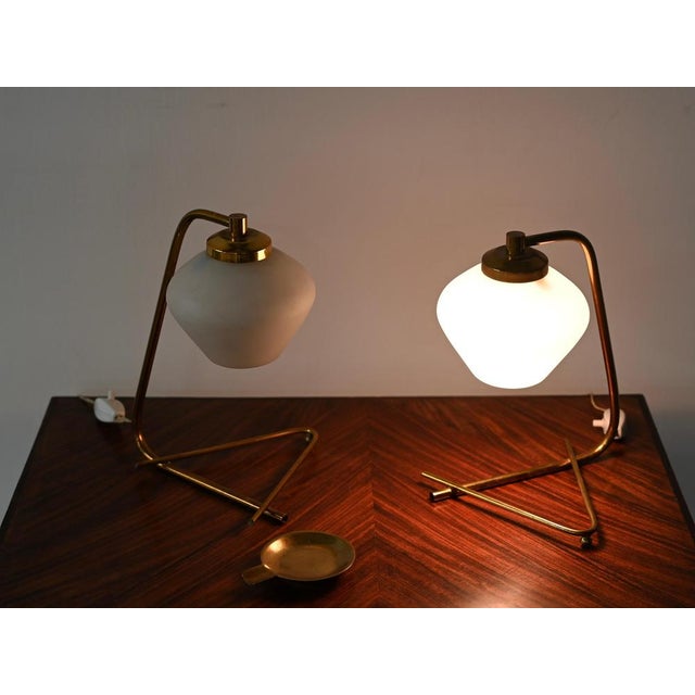 Italian Brass and Opaline Glass Table Lamps from Stilnovo, Italy, 1950s, Set of 2 For Sale - Image 3 of 17