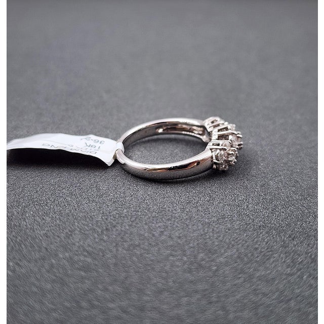 0.97 Ct Diamond Ring Size 6.5 For Sale In Chicago - Image 6 of 10