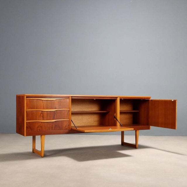 Vintage Sideboard in Teak Veneer, 1960s For Sale - Image 4 of 8