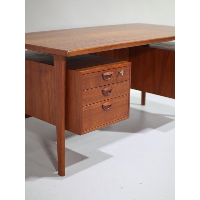 1960s Freestanding FM60 Desk in Teak by Kai Kristiansen for Feldballes Møbelfabrik, 1960s For Sale - Image 5 of 18