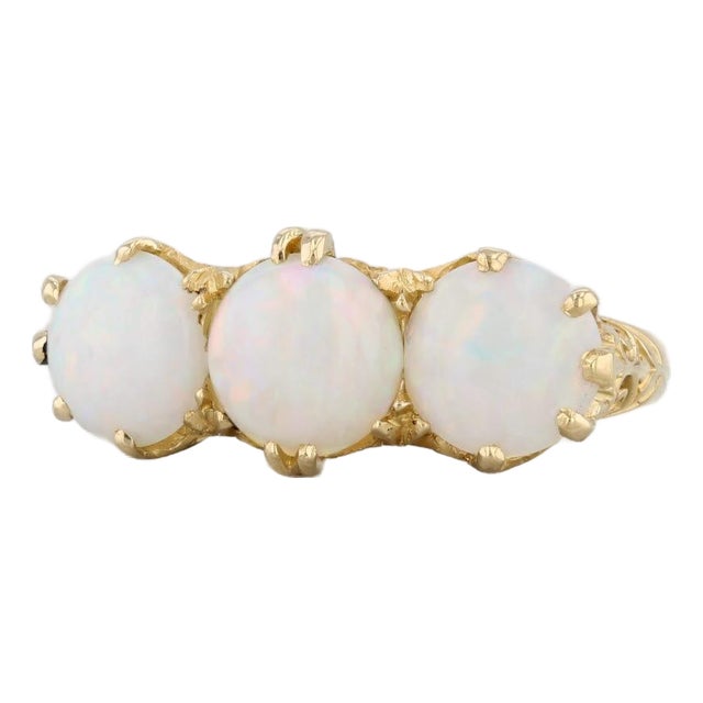 Vintage Ornate 3-Stone Opal Ring 18k Yellow Gold Size 6.75 For Sale