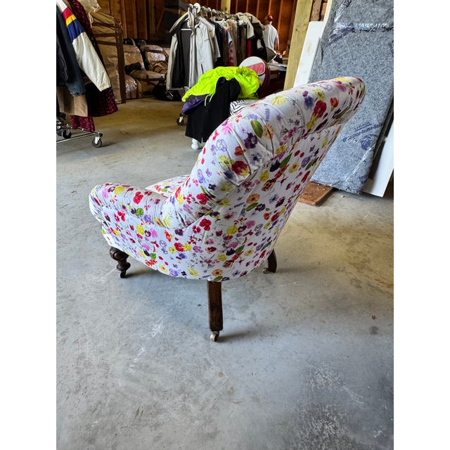 Victorian Antique French Napoleon III Tufted Club Chair in Vibrant Pansy Floral – Robust Turned Legs For Sale - Image 3 of 5