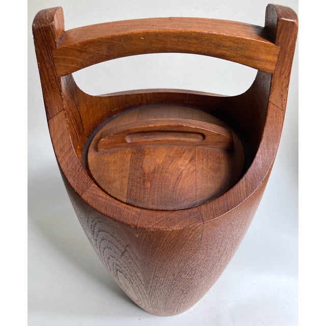 Mid-Century Modern 1950s Jens Quistgaard #810 Lined & Handled Teak Ice Bucket For Sale - Image 3 of 15