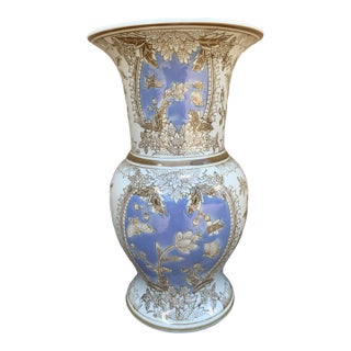 Late 20th-Century Chinoiserie Blue, White and Gold Porcelain Vase For Sale