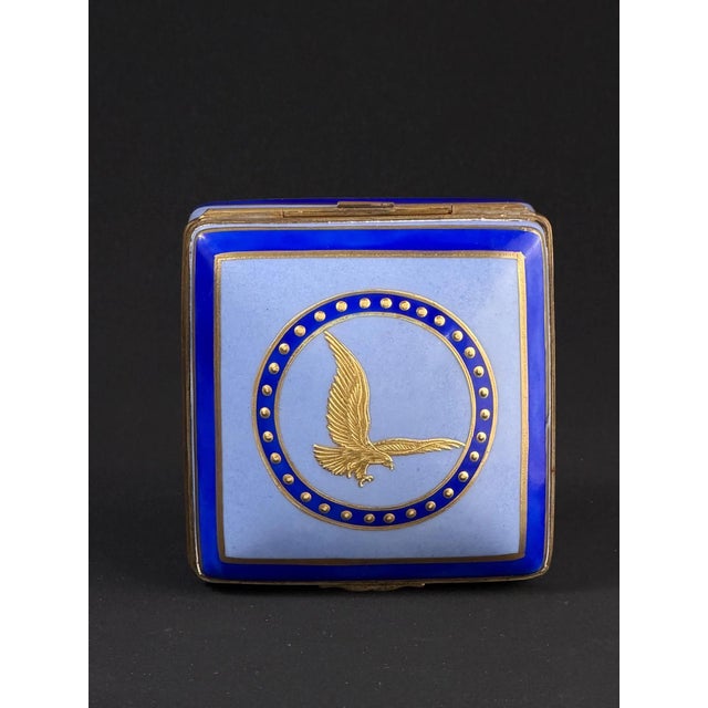 French Cobalt Porcelain Box with Gilt Eagle from Porcelaine de Paris, 1900-1930 For Sale - Image 4 of 7