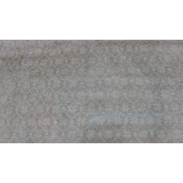 Mid 20th Century Vintage Turkish Rug With Small-Scale Repeating Pattern and Modern Design For Sale - Image 4 of 13