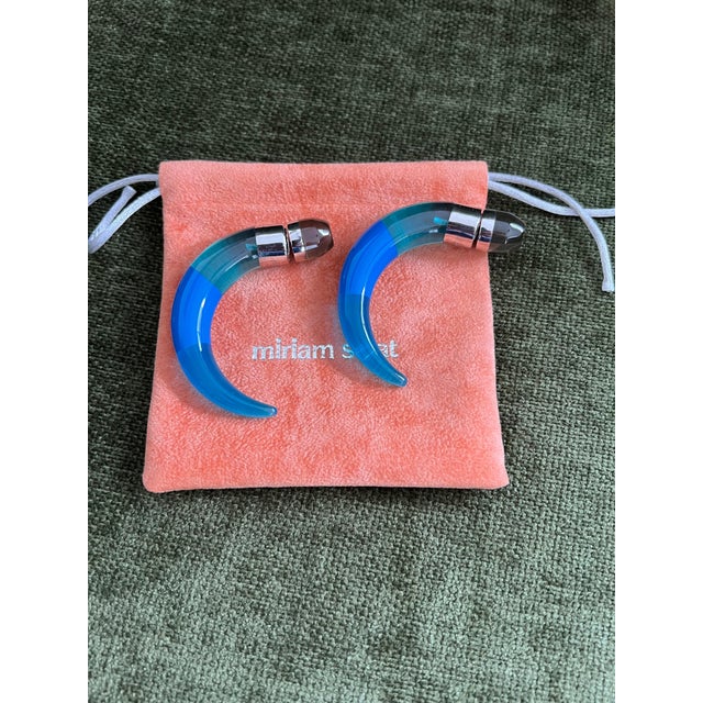 Art Deco Miriam Salat Translucent Tribal Earrings in Resin & Sterling Silver For Sale - Image 3 of 6