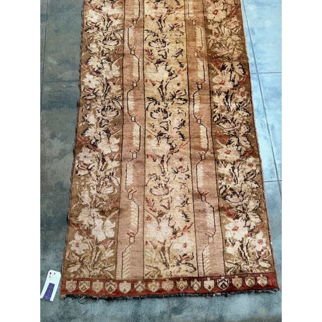 Early 20th Century 1900s Antique Turkish Long Runner Rug With Floral Vine Pattern For Sale - Image 5 of 7