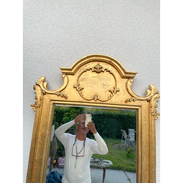 1950s Restored Neoclassical Gilt Console Table & Mirror Set With Polished Stone Top | Hand-Finished Gold Leaf For Sale In Miami - Image 6 of 9