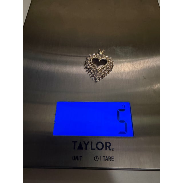 1950s 10k Yellow Gold Approx 2.5 CTW Vs1 Diamond Heart Pendant For Sale - Image 4 of 4