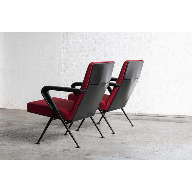 Friso Kramer Easy Chairs Repose by Friso Kramer for Ahrend De Cirkel, Set of 2 For Sale - Image 4 of 18