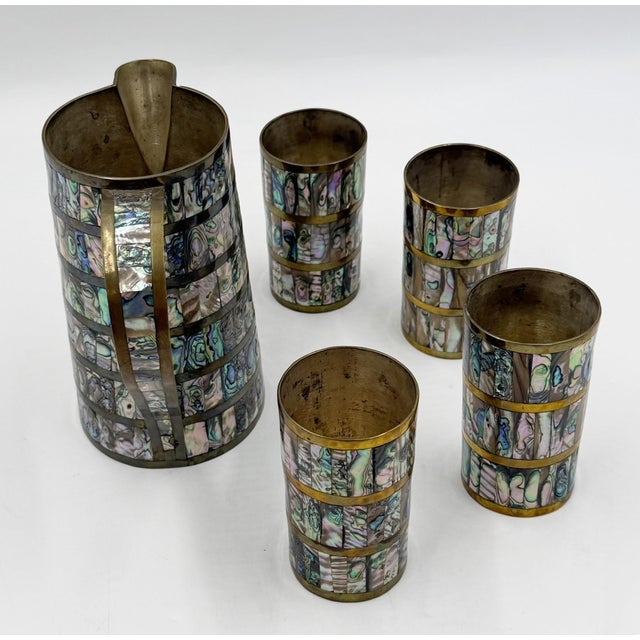 Metal 1950s Alfredo Villasana Taxco Brass & Abalone Pitcher and Tumblers - Set of 5 For Sale - Image 7 of 18