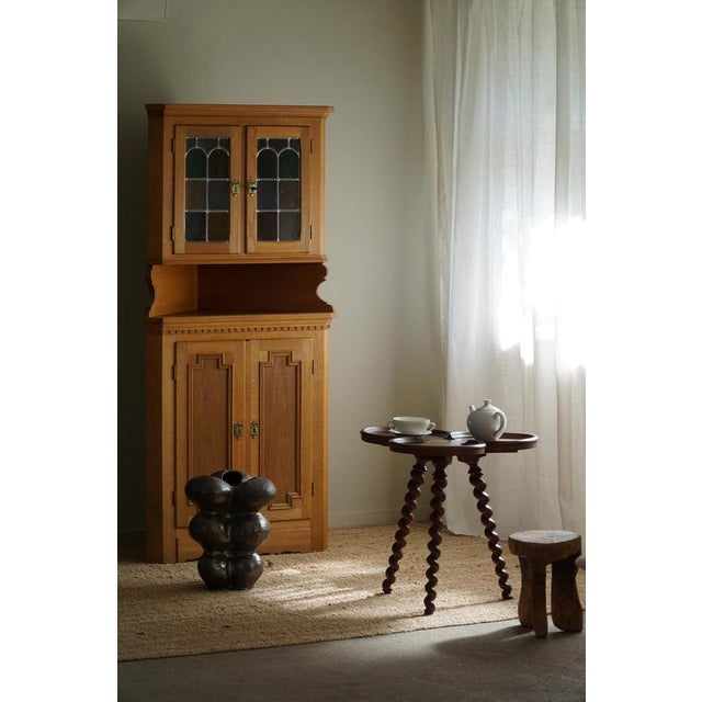 Tall Danish Modern Corner Cupboard in Oak & Glass by Henning Kjærnulf, 1960s For Sale - Image 17 of 18