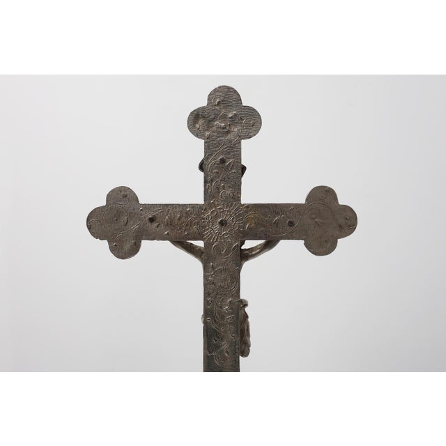 Metal French Silver-Plated Standing Crucifix on Scrolled Tripod Base, 1900 For Sale - Image 7 of 14