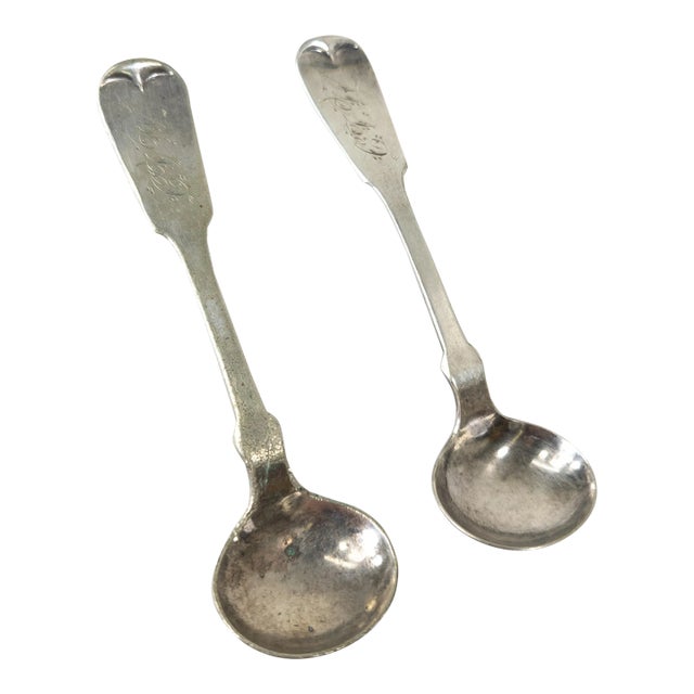 Early 20th Century Pair of Silverplate Sugar or Mustard Spoons by Hall & Elton For Sale