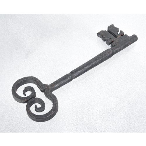 Antique 19th Century Iron Key For Sale - Image 10 of 14