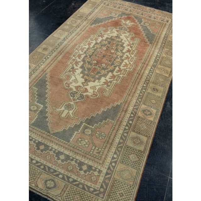 Turkish Turkish Vintage Rug 4'4" x 8' #17801 For Sale - Image 3 of 8