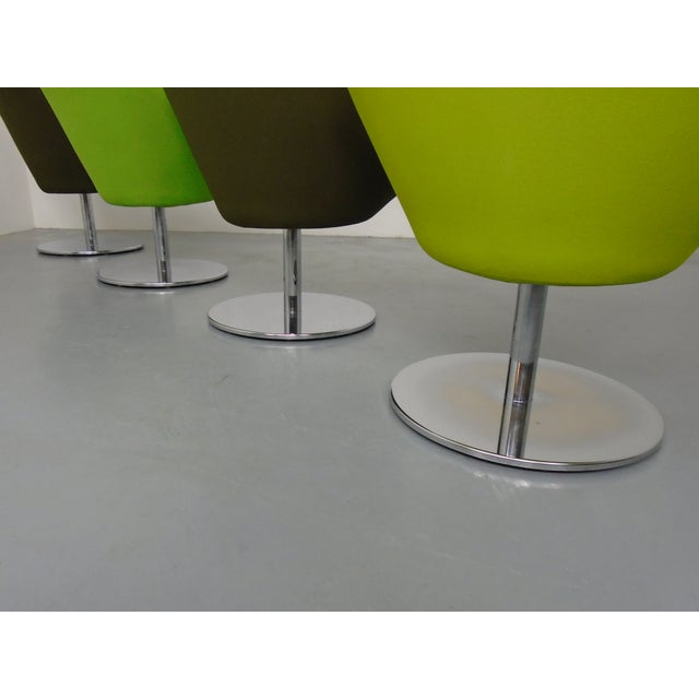 Allermuir Conic Swivel Club Chairs & Table, Uk, 2015, Set of 5 For Sale - Image 15 of 18