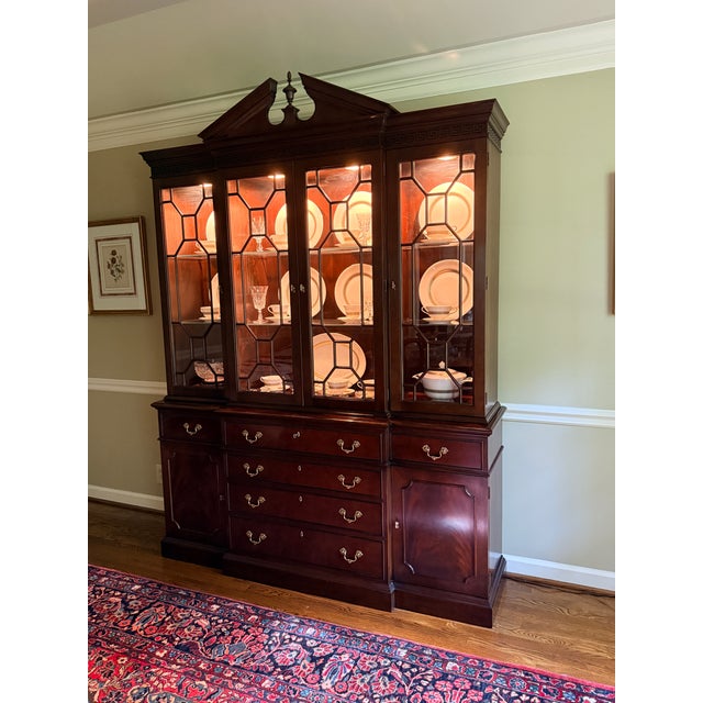 Stickley Furniture Flame Mahogany Georgian Breakfront For Sale In Nashville - Image 6 of 11