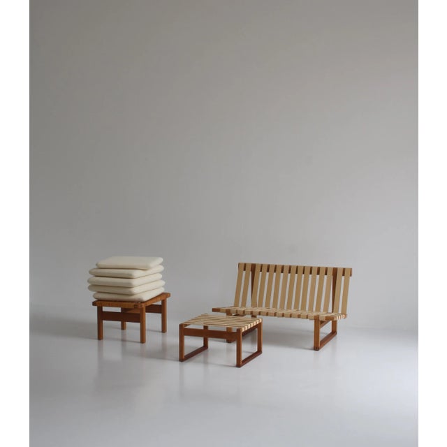 Model 211 2-Seater Sofa in Oak and Ottoman by Børge Mogensen for for Fredericia, 1956, Set of 2 For Sale - Image 18 of 18