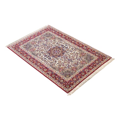 Middle Eastern Isfahan Rug in Hand-Knotted Wool For Sale