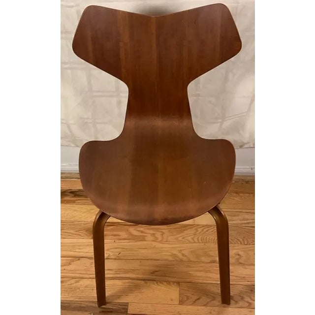 Fritz Hansen Very Rare Set: Arne Jacobsen Grand Prix Teak Dining Set by Fritz Hansen — 3 Chairs + Matching Solid Teak Table (1964-1965, All Fh Stamped) For Sale - Image 4 of 16