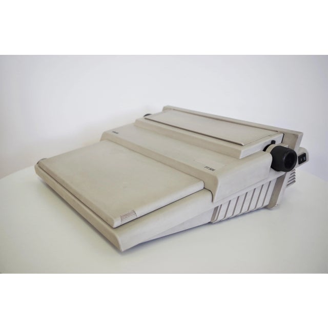 PT-506 Electronic Typewriter from Olivetti, 1980s For Sale - Image 4 of 18
