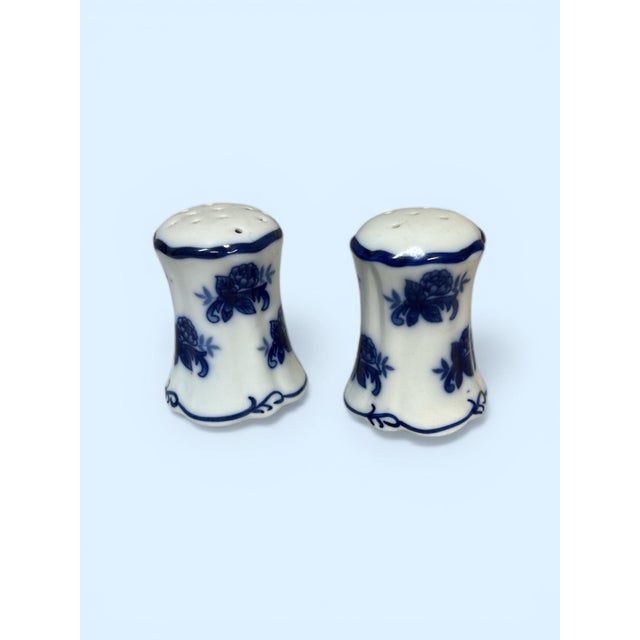 flow blue johnson brothers fine porcelain salt and pepper shakers indie blue made in england 2.25 high scalloped base vintage