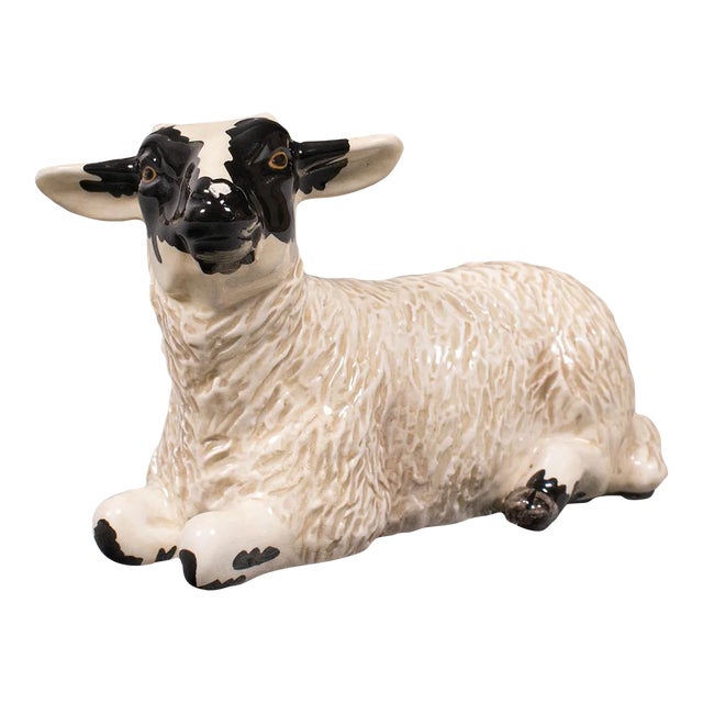 1990s Small Vintage English Ceramic Decorative Lamb For Sale