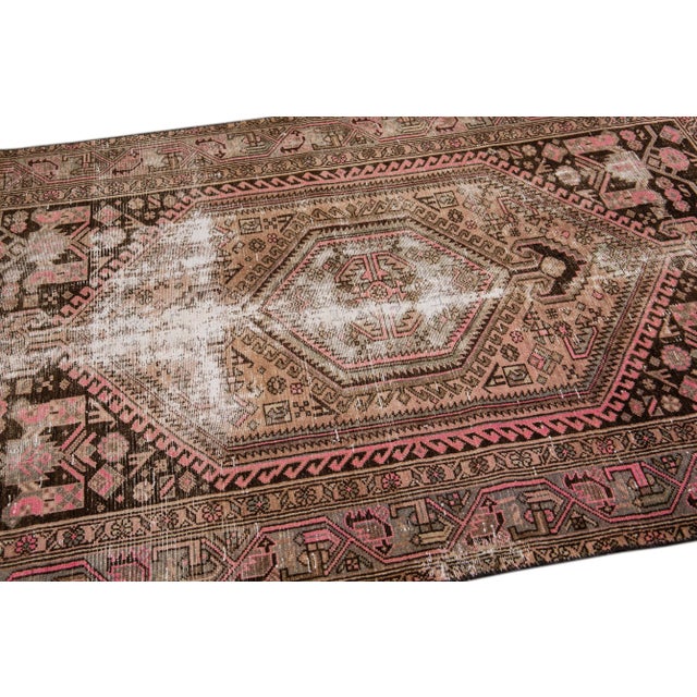 1960s Vintage Distressed Handmade Geometric Peach Wool Rug For Sale In New York - Image 6 of 9